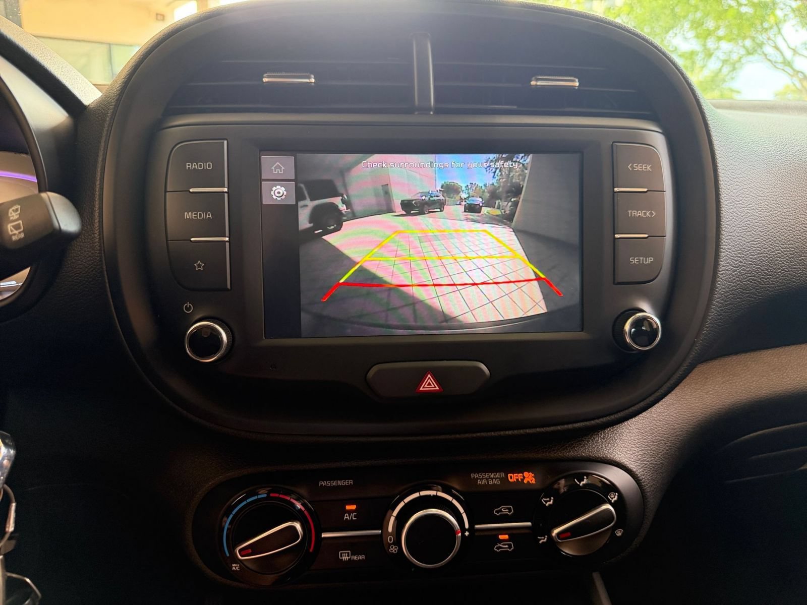 Used 2025 Kia Soul LX w/ LX Technology Package FWD image 16