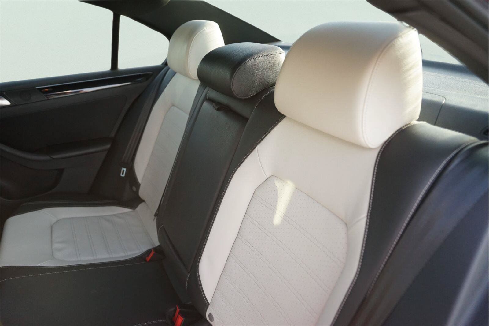 Used 2015 Volkswagen Jetta Sport FWD image 13
