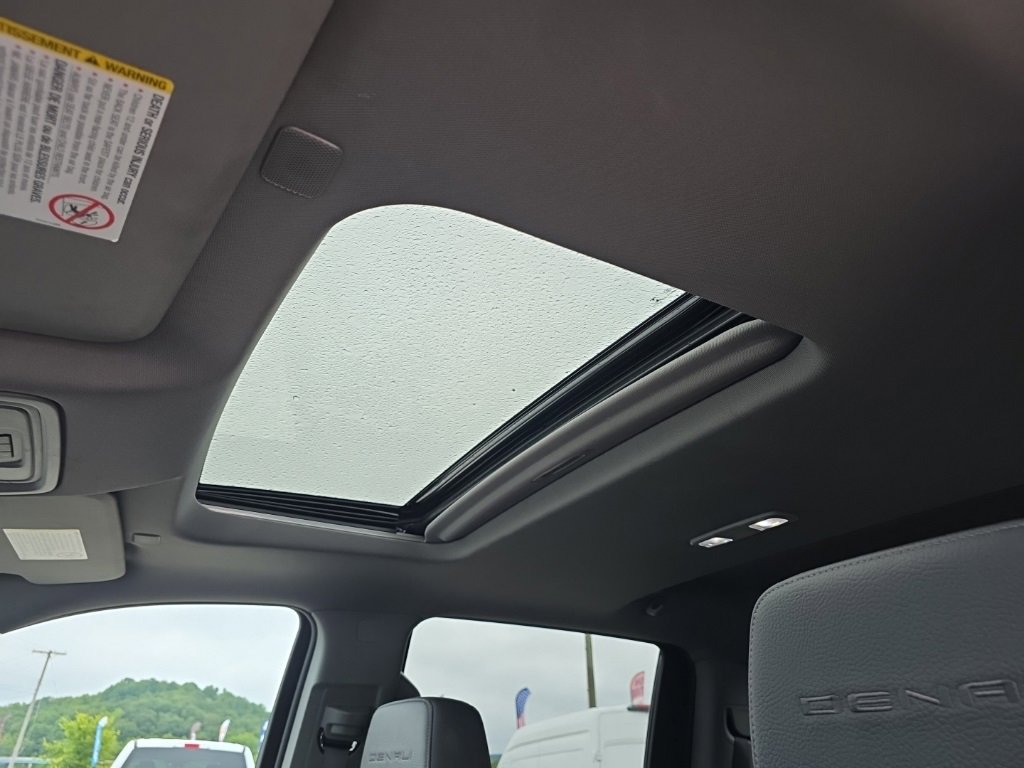 Used 2023 GMC Sierra 3500 Denali w/ Denali Ultimate Package image 24