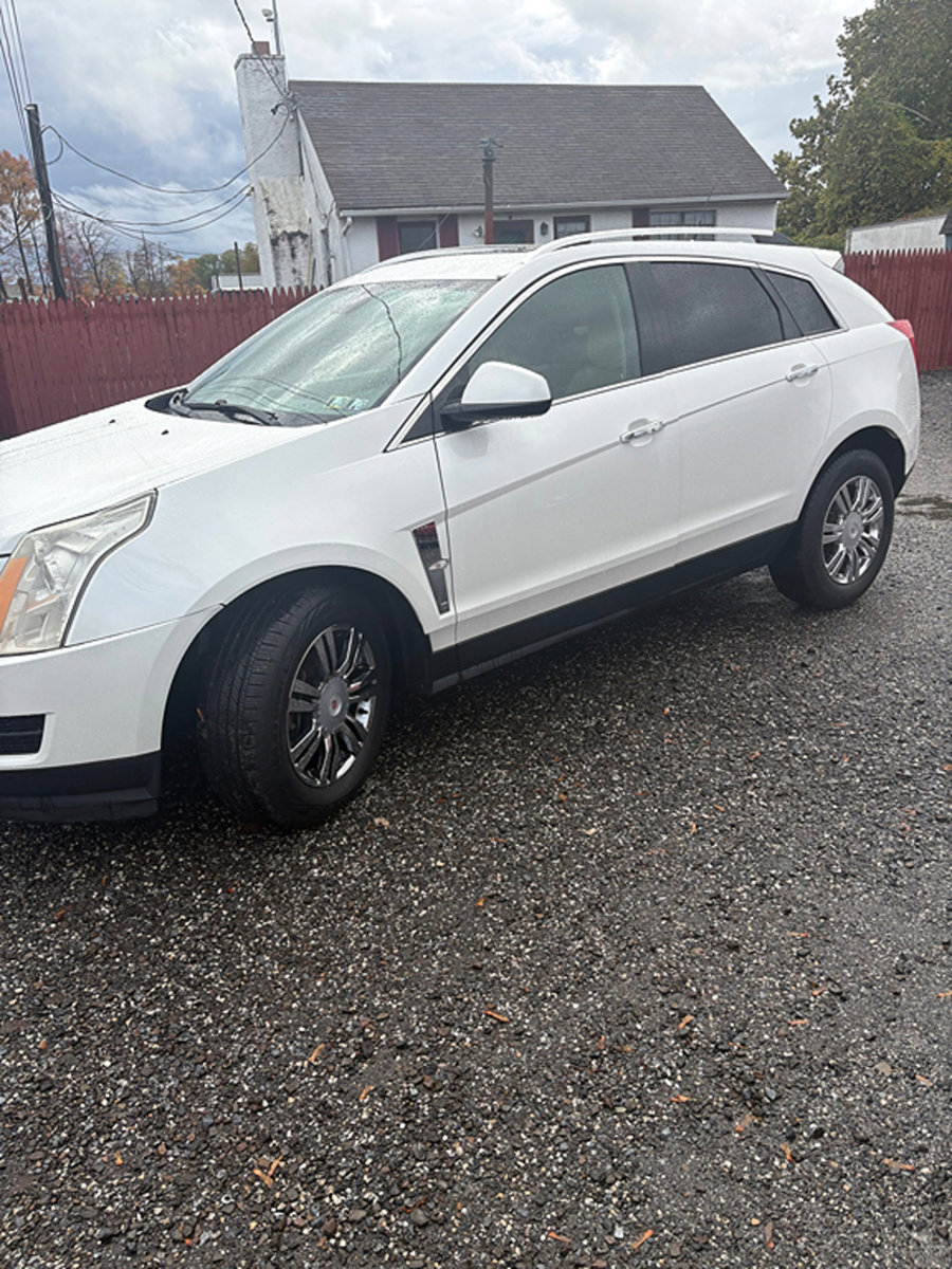 Used 2011 Cadillac SRX Luxury