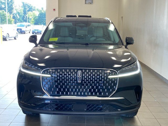 New 2026 Lincoln Aviator AWD image 3