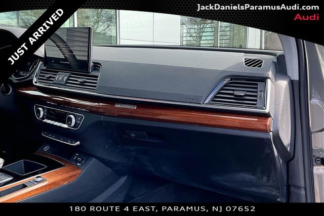 Used 2023 Audi Q5 2.0T Premium w/ Convenience Package image 14