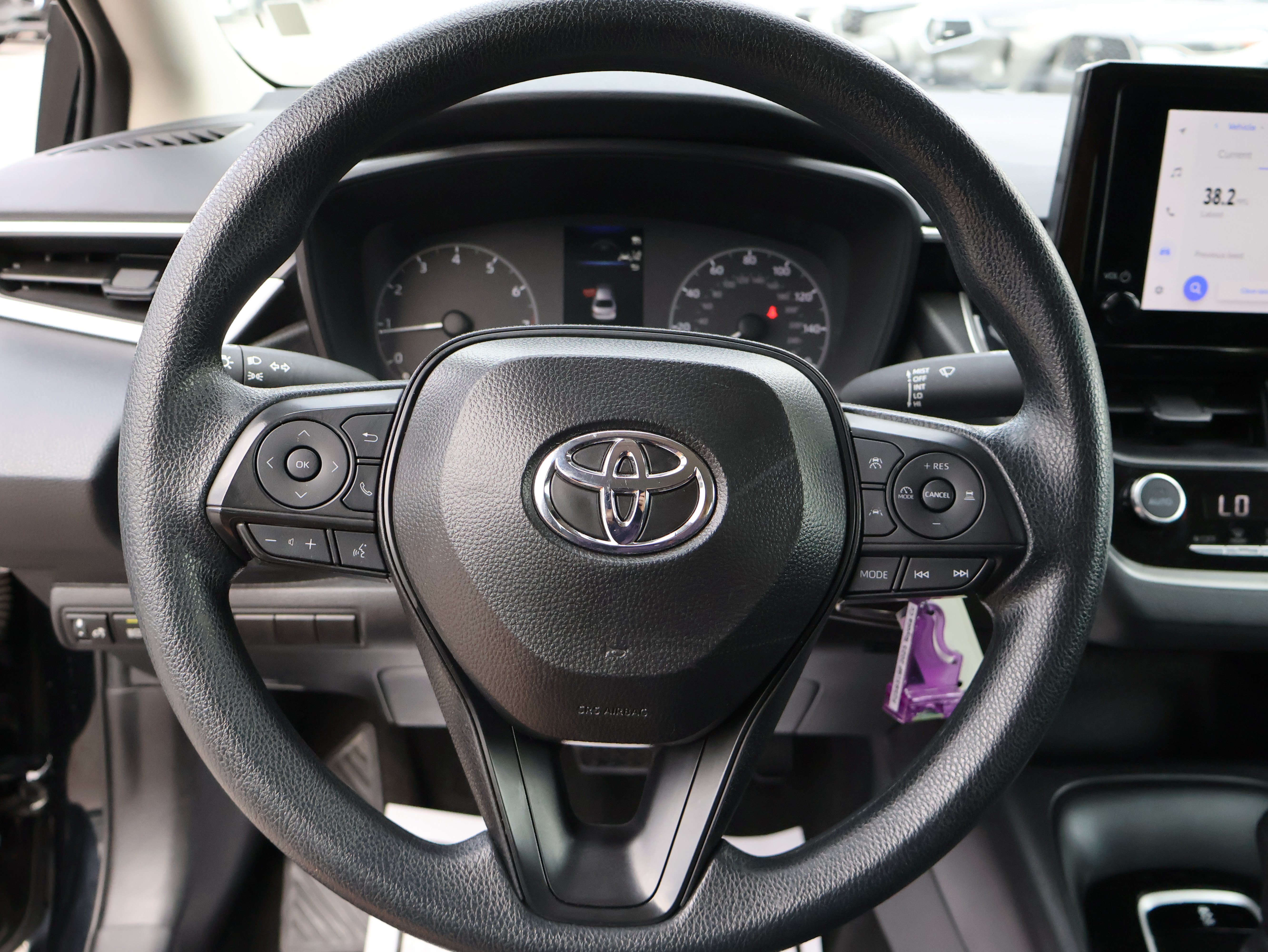 Used 2025 Toyota Corolla LE FWD image 29