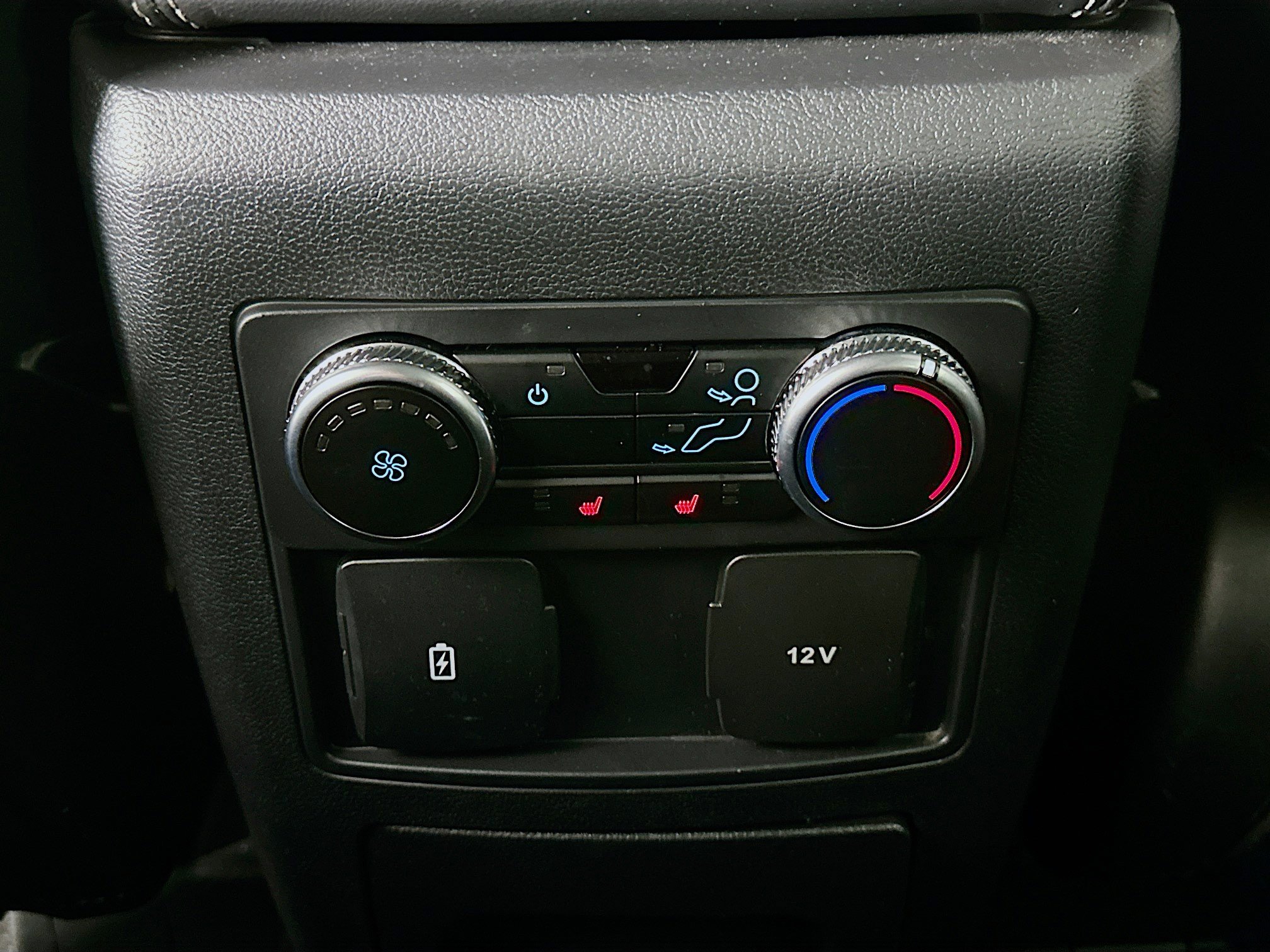 Used 2024 Ford Explorer Limited image 27