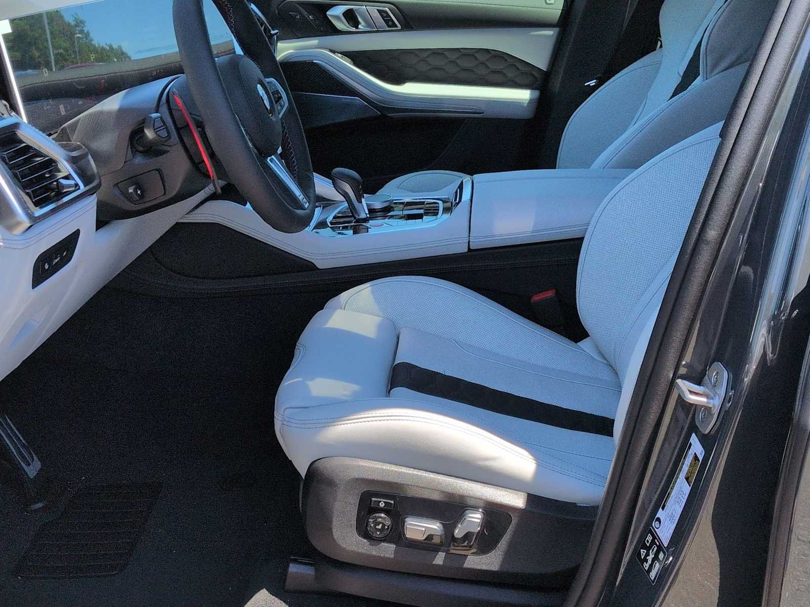 New 2026 BMW X5 M Competition w/ Executive Package AWD/4WD image 17