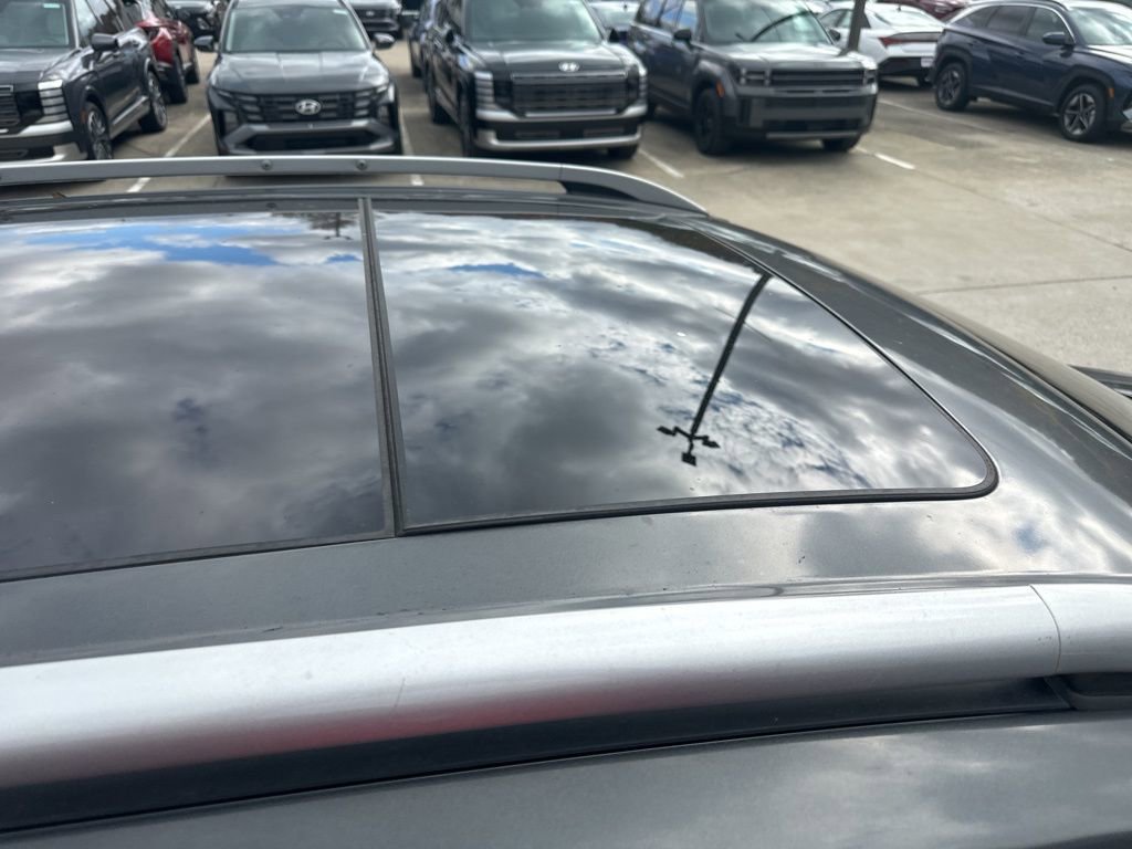 Used 2017 Ford Escape Titanium image 6