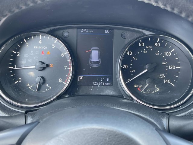 Used 2020 Nissan Rogue SV FWD image 40