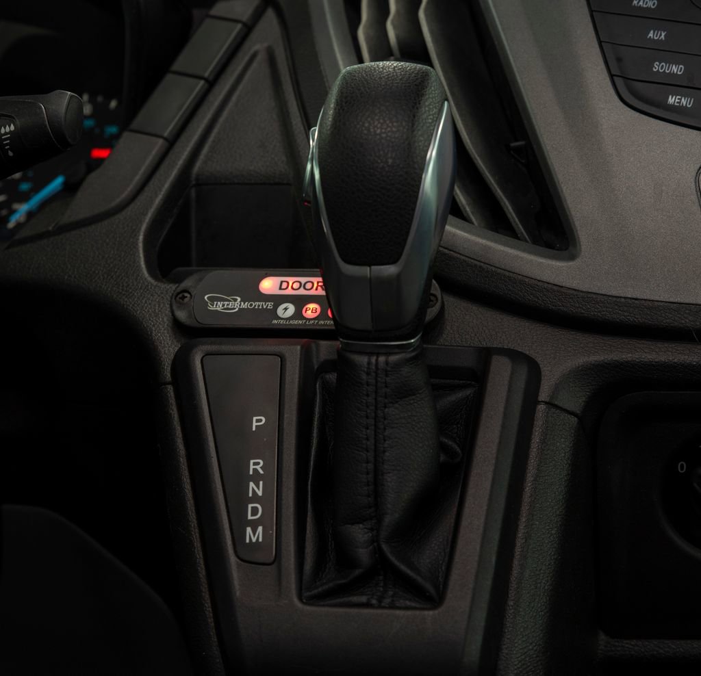 Used 2018 Ford Transit 150 XL image 21