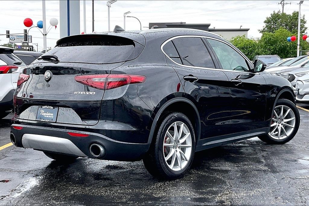 Used 2018 Alfa Romeo Stelvio Ti AWD/4WD image 12