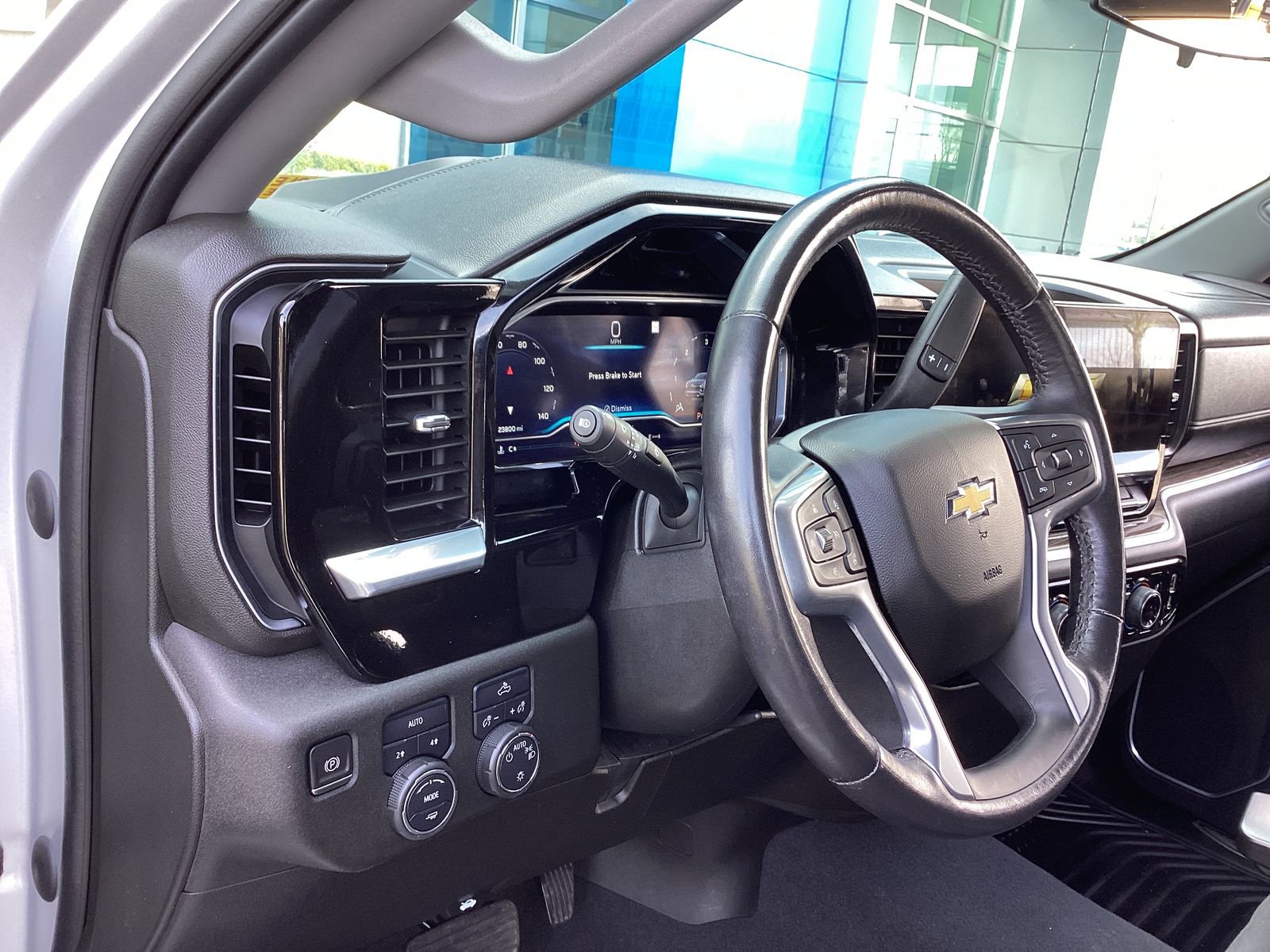 Used 2022 Chevrolet Silverado 1500 LT image 8