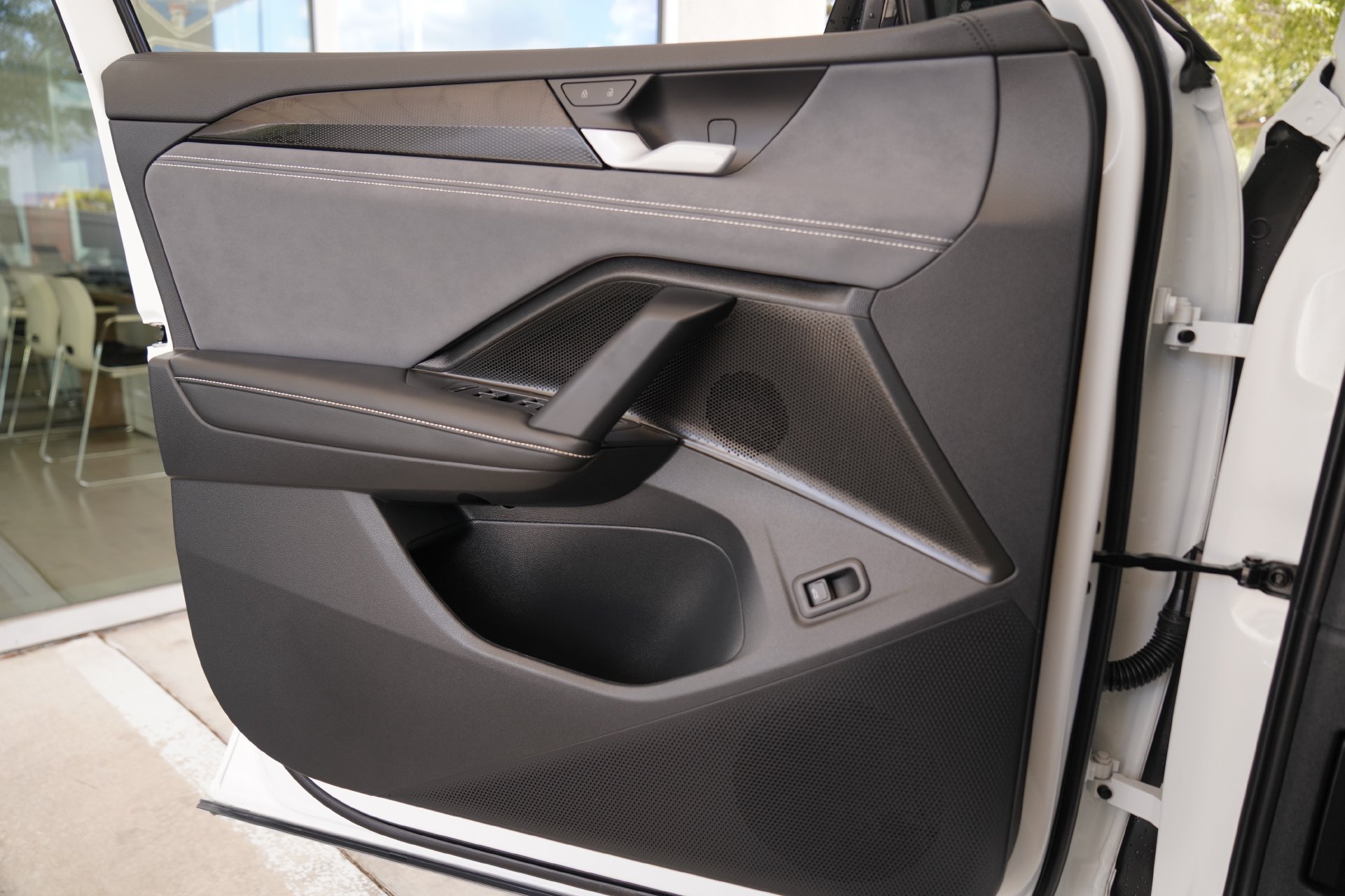Certified 2026 Volkswagen Tiguan SE R-Line FWD image 20