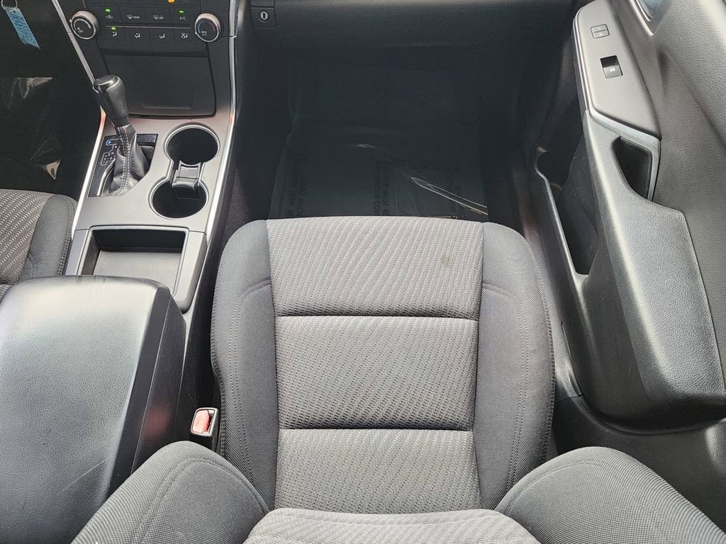 Used 2016 Toyota Camry LE FWD image 13