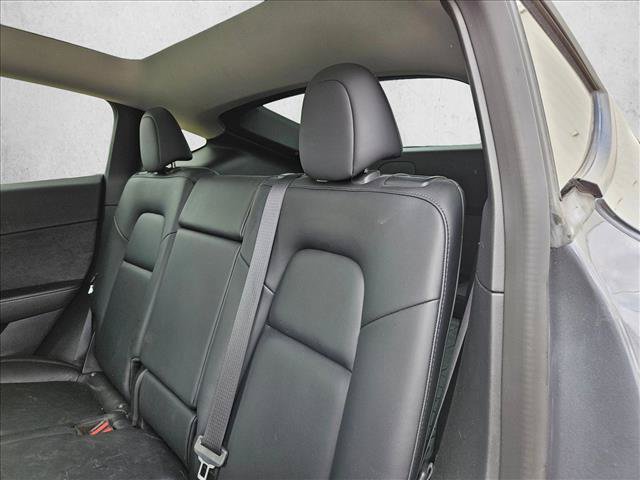Used 2022 Tesla Model Y Performance AWD/4WD image 15