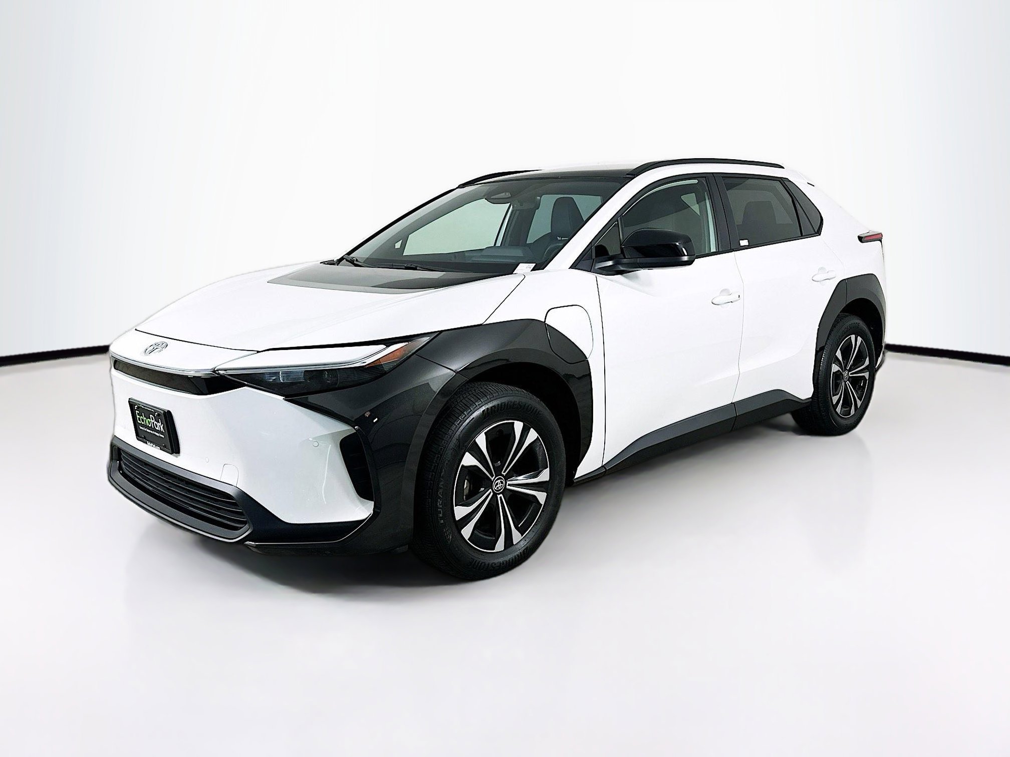 Used 2023 Toyota bZ4X XLE w/ Weather Package FWD image 3