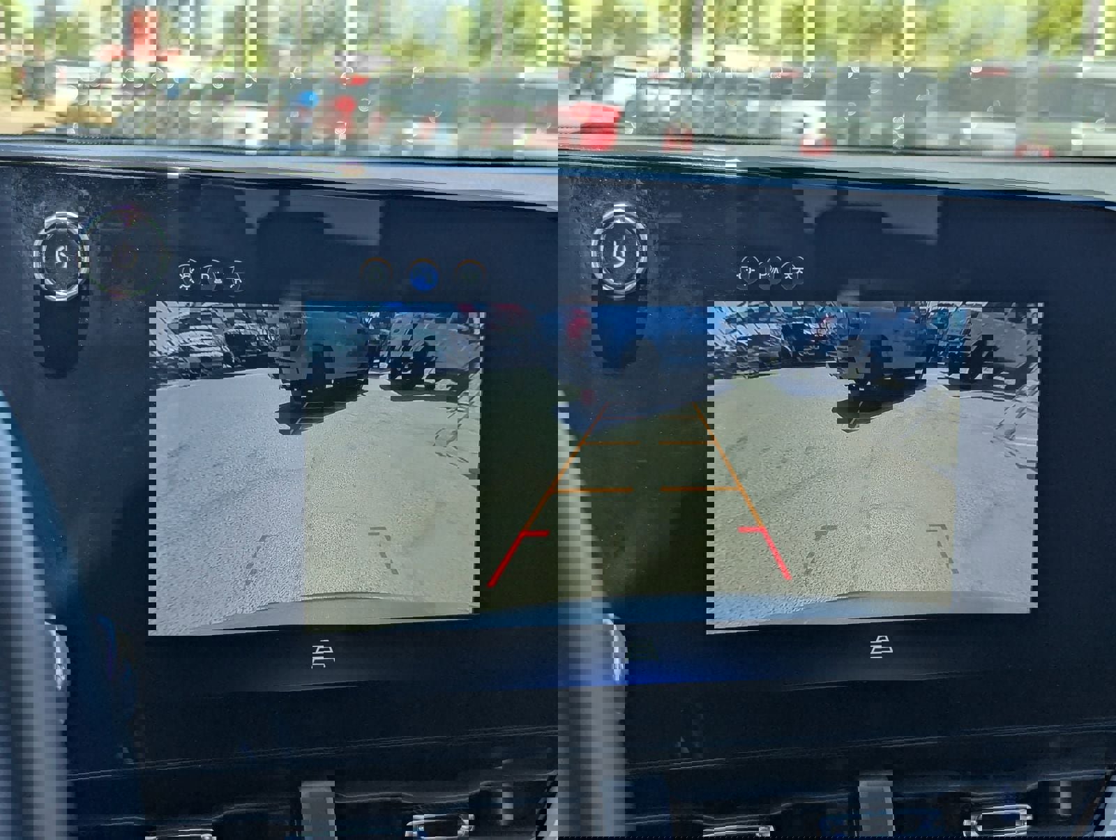 Used 2025 Chevrolet Equinox LT AWD/4WD image 23