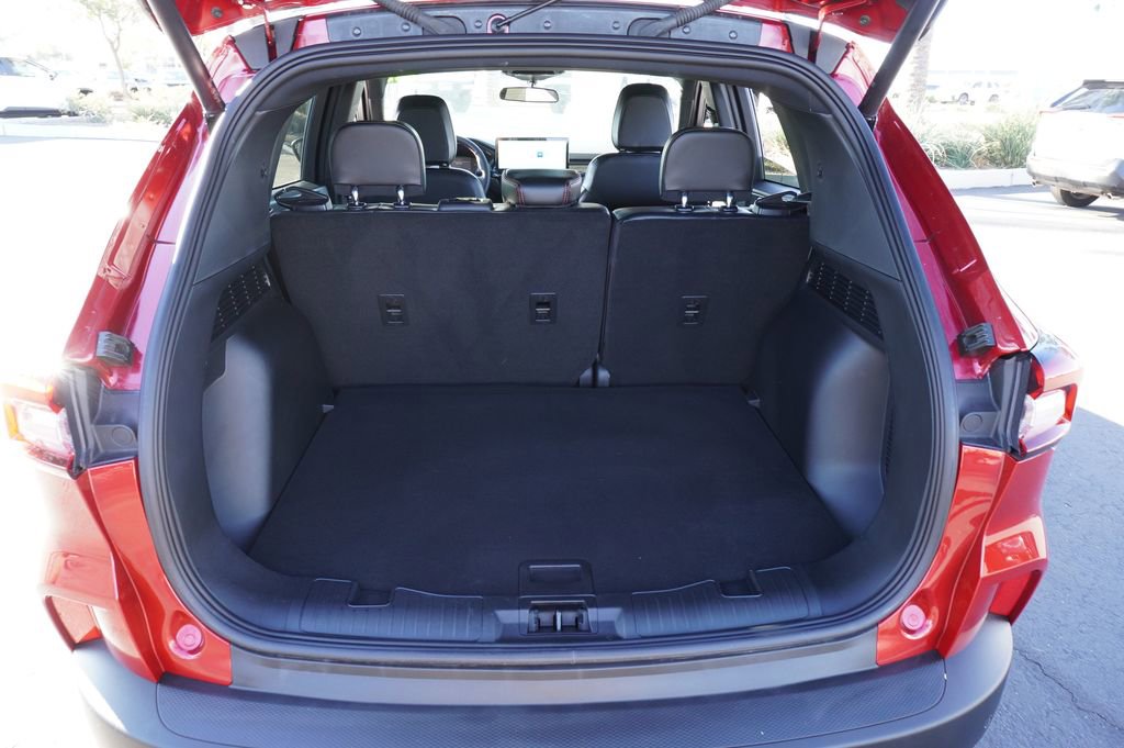 Used 2025 Ford Escape ST-Line w/ Tech Pack #1 image 8