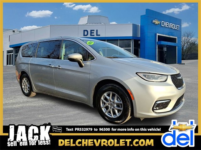 Used 2023 Chrysler Pacifica Touring-L