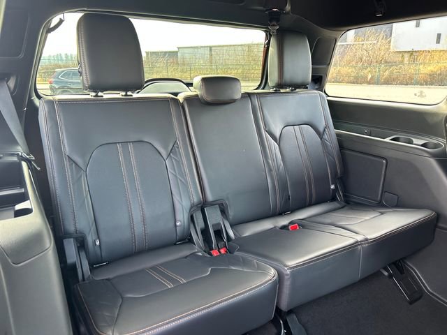 Used 2024 Ford Expedition Platinum image 15