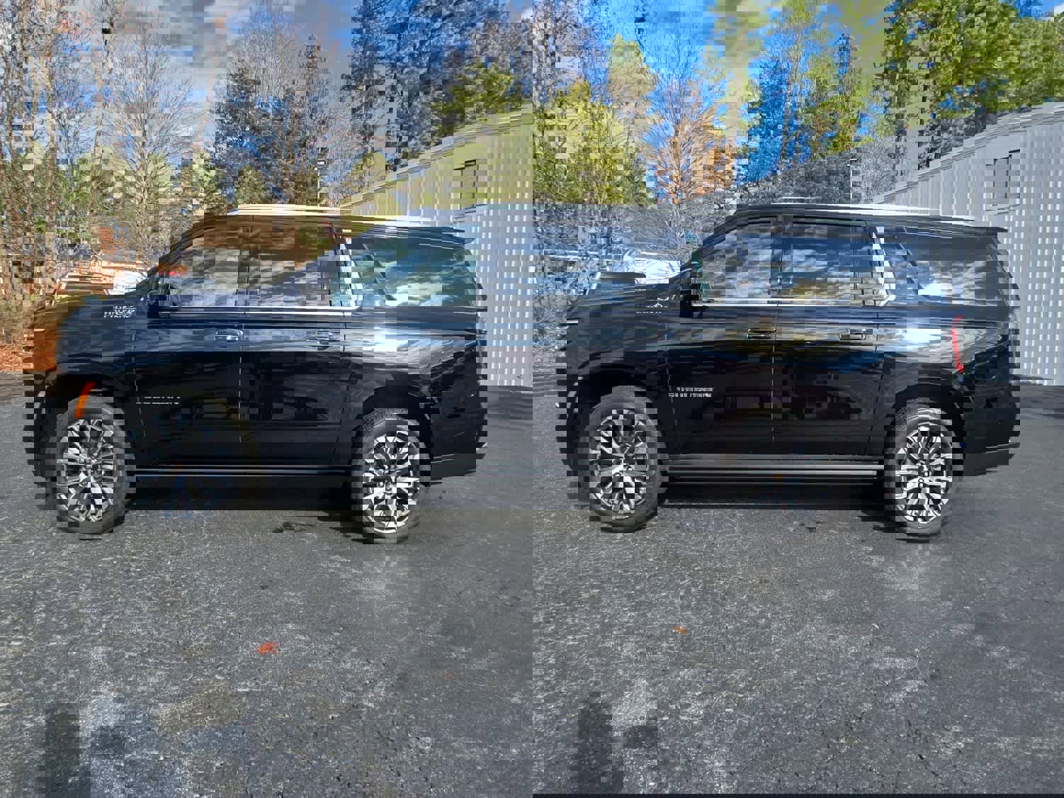 New 2026 Chevrolet Suburban High Country image 4