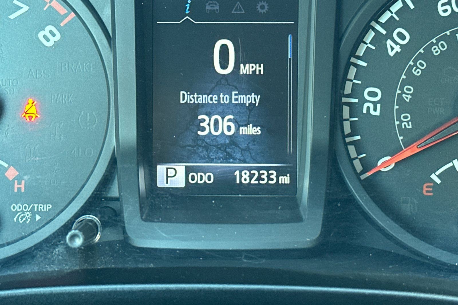 Used 2018 Toyota Tacoma SR image 27