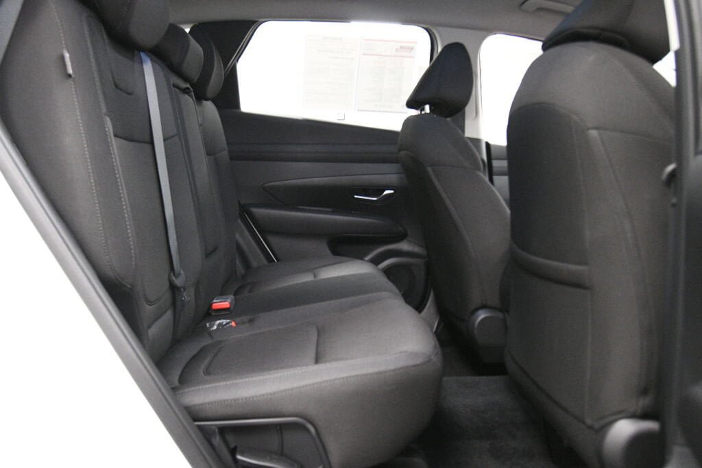 Used 2025 Hyundai Tucson SE AWD/4WD image 23
