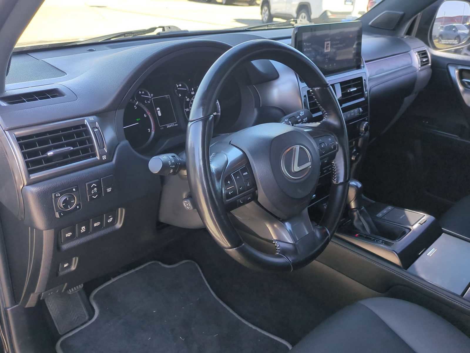 Used 2022 Lexus GX 460 image 10