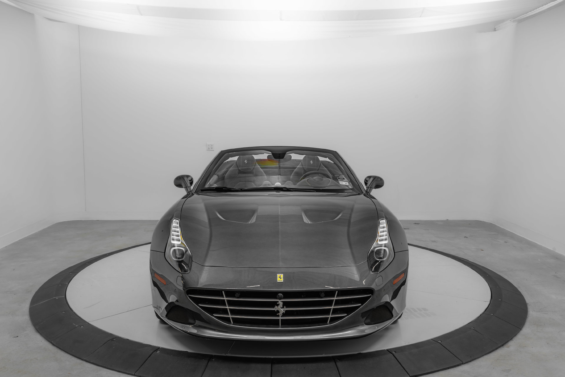 Certified 2016 Ferrari California T RWD image 8