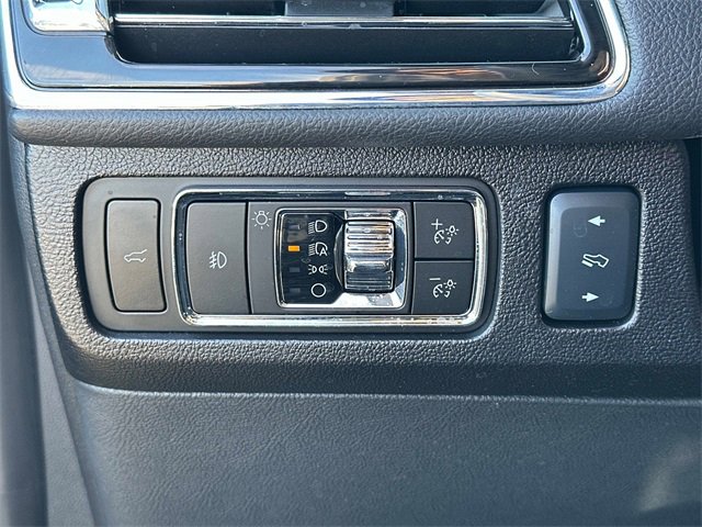 Used 2024 Lincoln Navigator L Reserve image 12