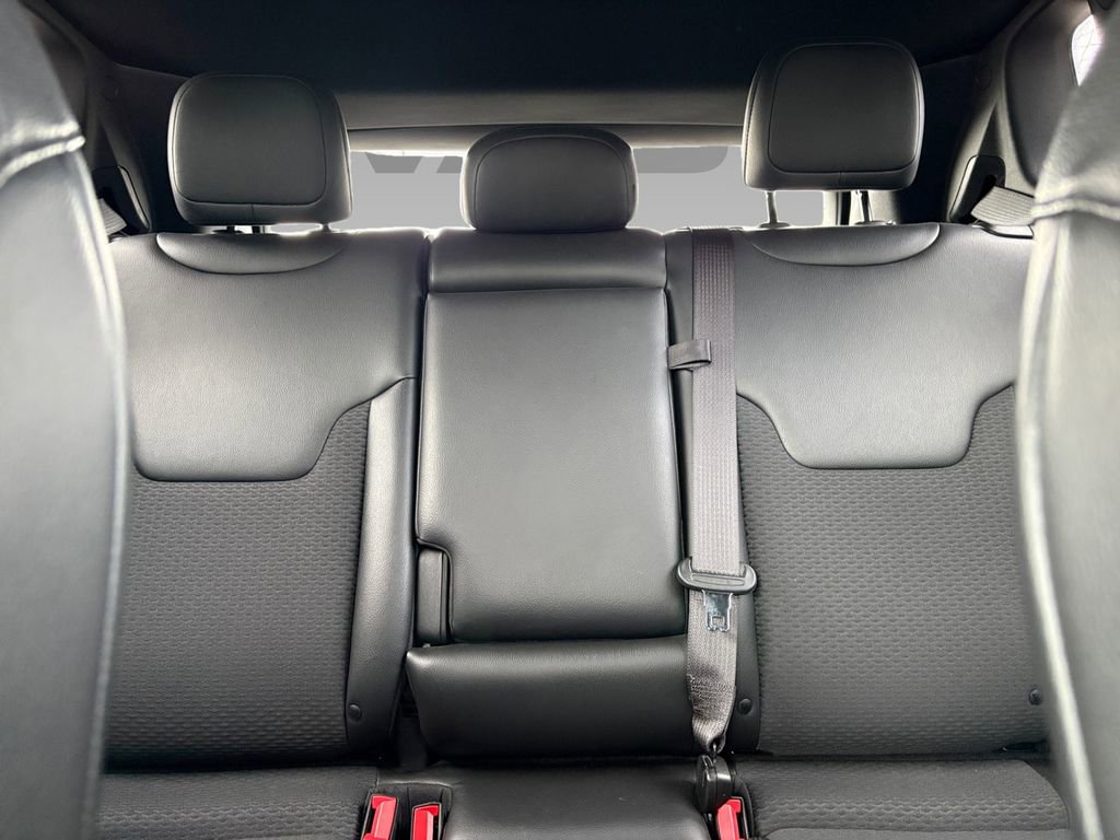 Used 2022 Jeep Compass Altitude image 2