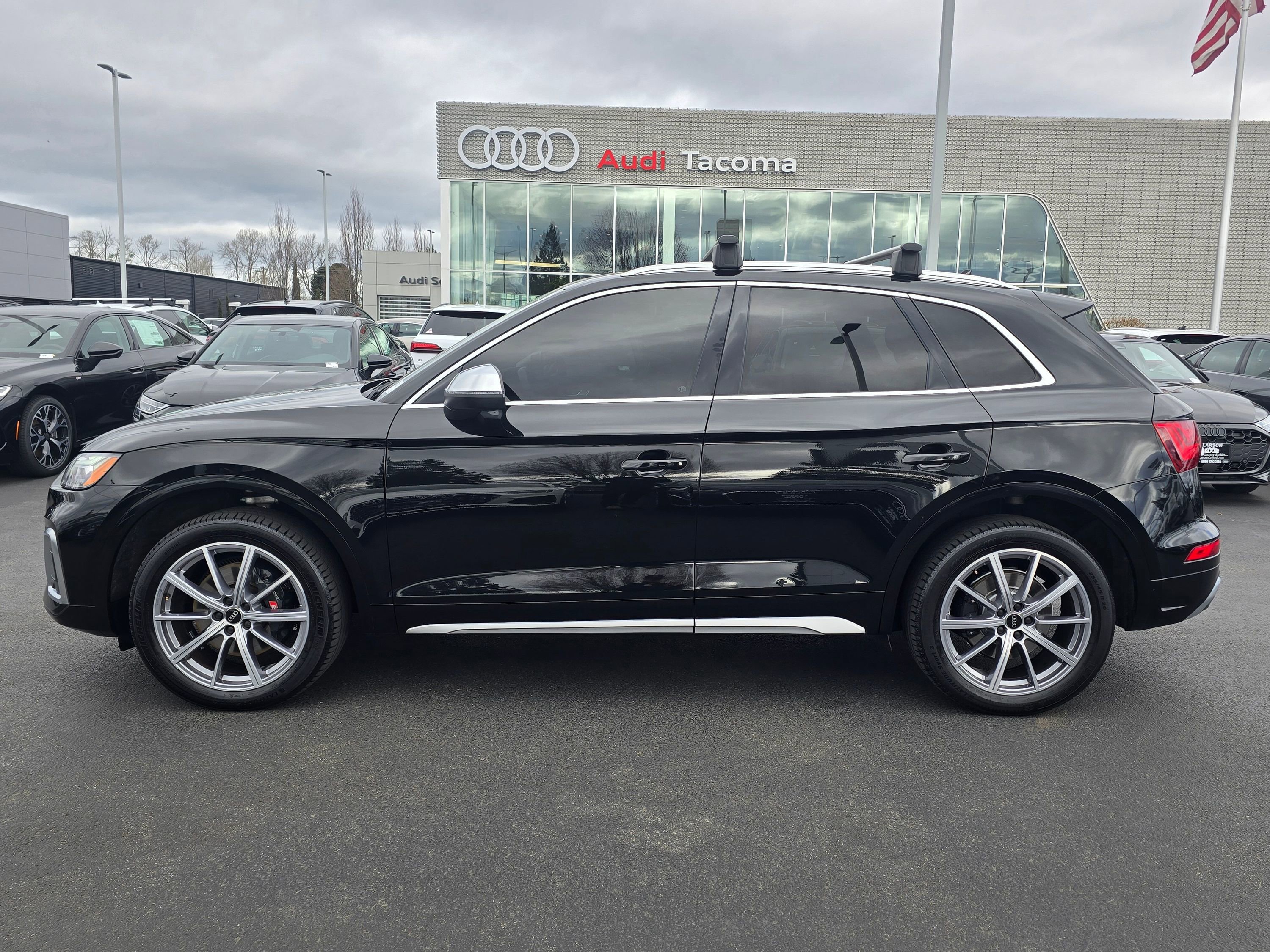Used 2023 Audi SQ5 Premium Plus w/ Premium Plus Package image 3