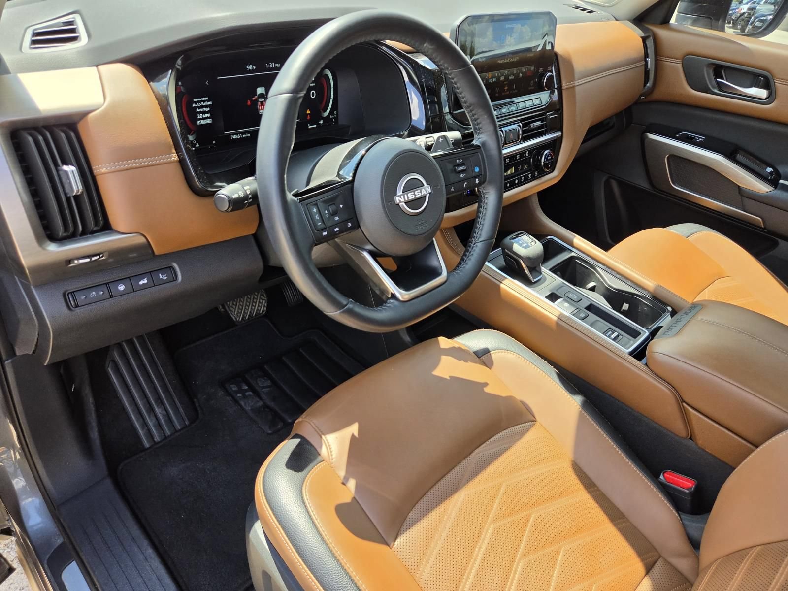 Certified 2024 Nissan Pathfinder Platinum FWD image 26