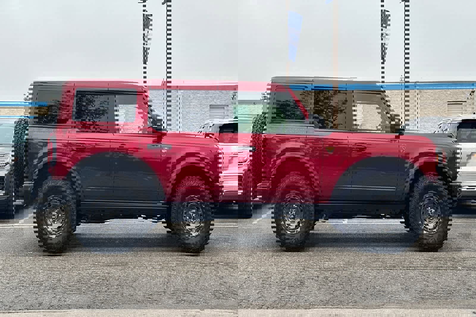 New 2025 Ford Bronco Badlands image 8