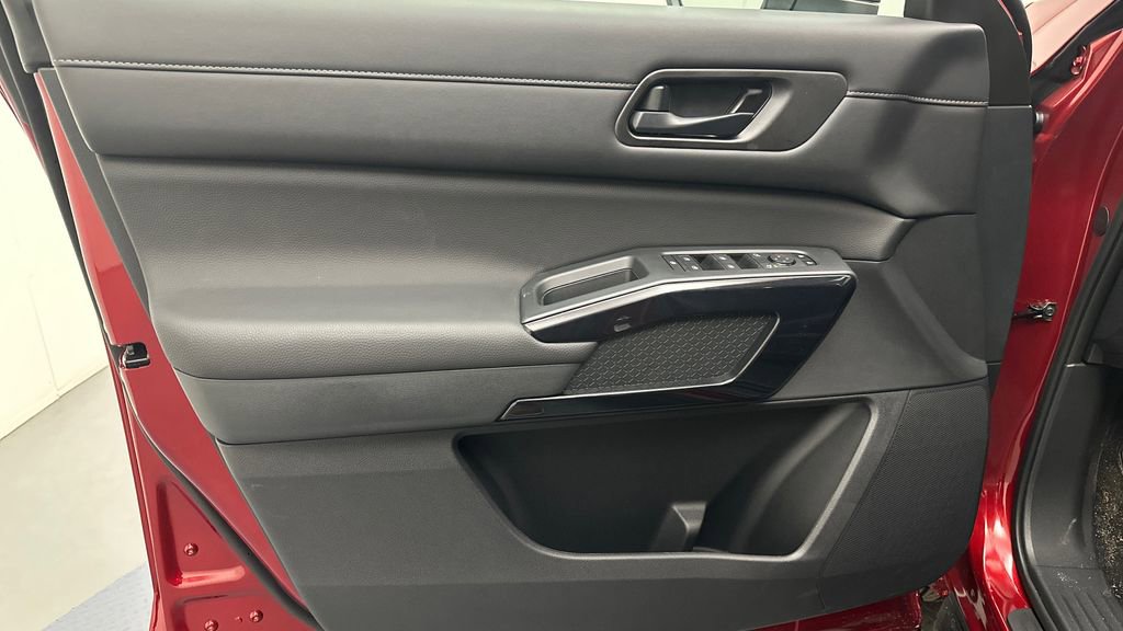 New 2026 Nissan Pathfinder SV image 15