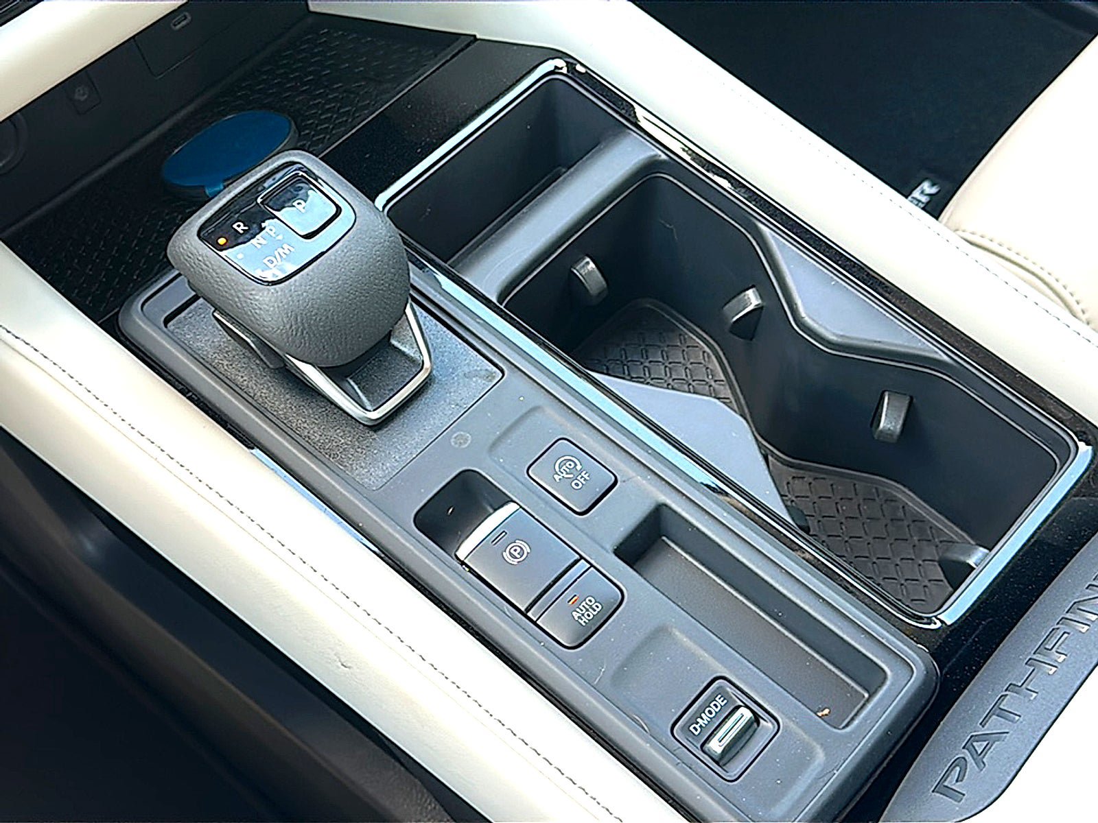 New 2026 Nissan Pathfinder SL FWD image 25