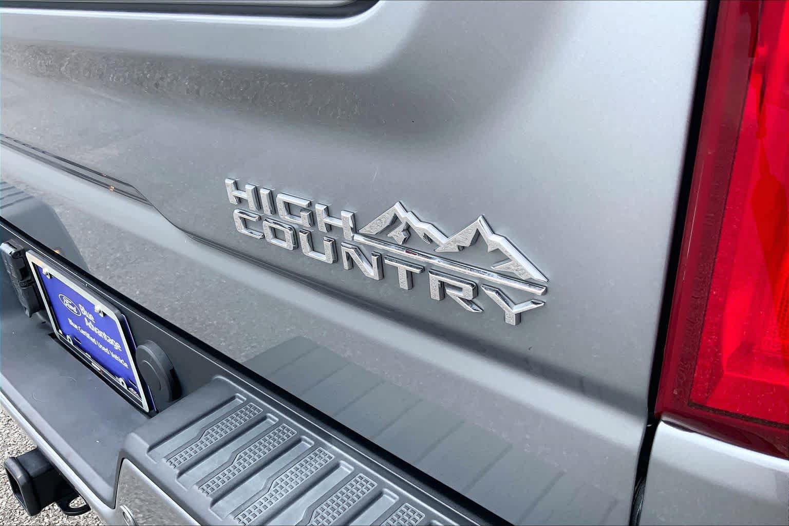 Used 2023 Chevrolet Silverado 1500 High Country w/ High Country Premium Package AWD/4WD image 10