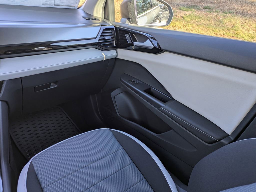 New 2026 Volkswagen Taos S image 17