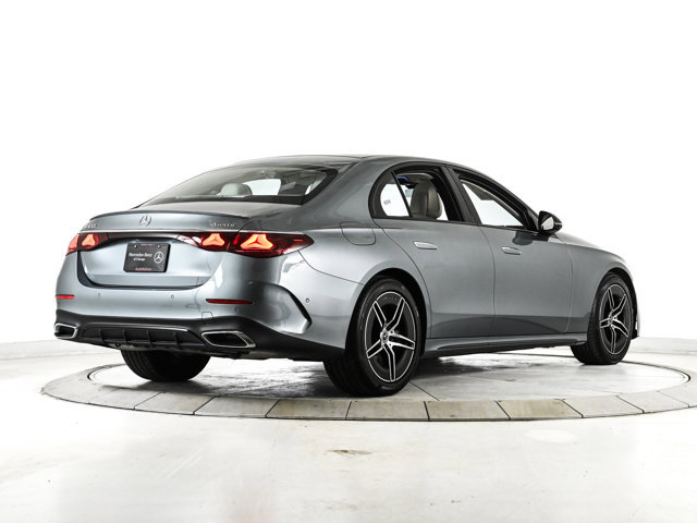 Used 2025 Mercedes-Benz E 450 4MATIC Sedan image 5