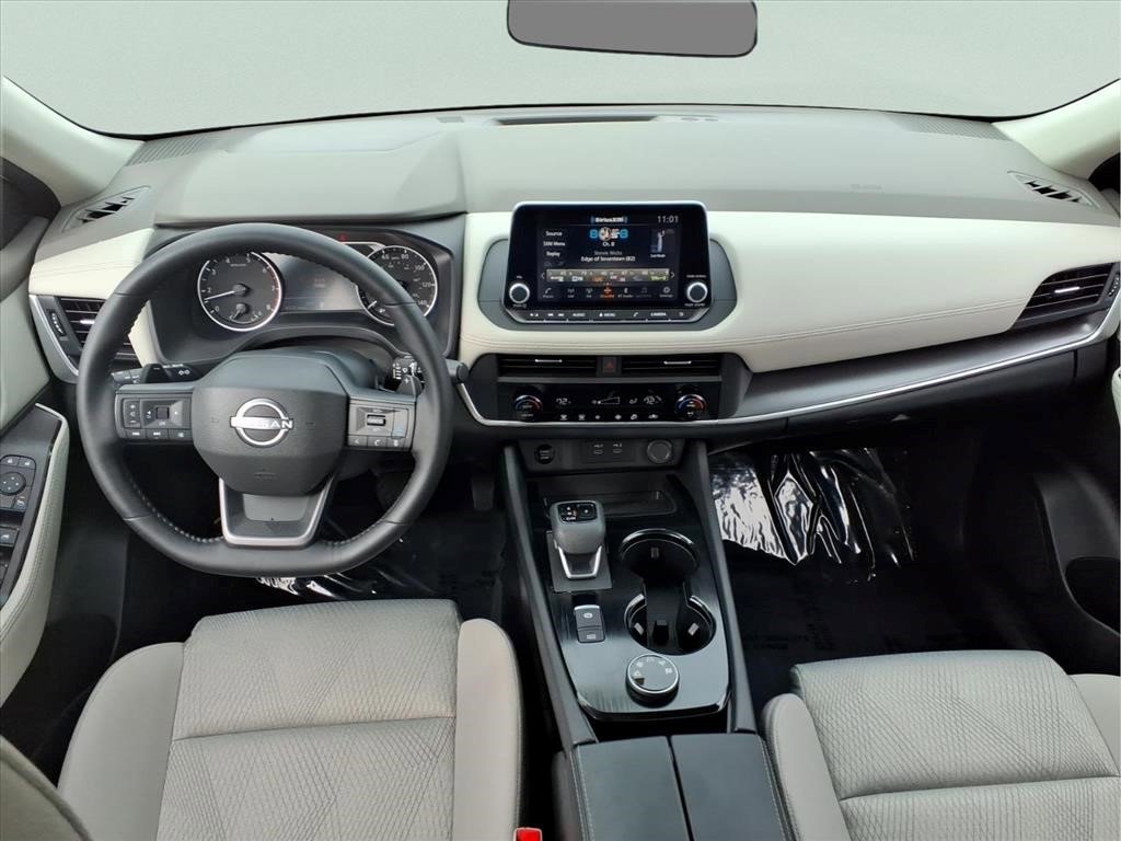 Used 2025 Nissan Rogue SV AWD/4WD image 21