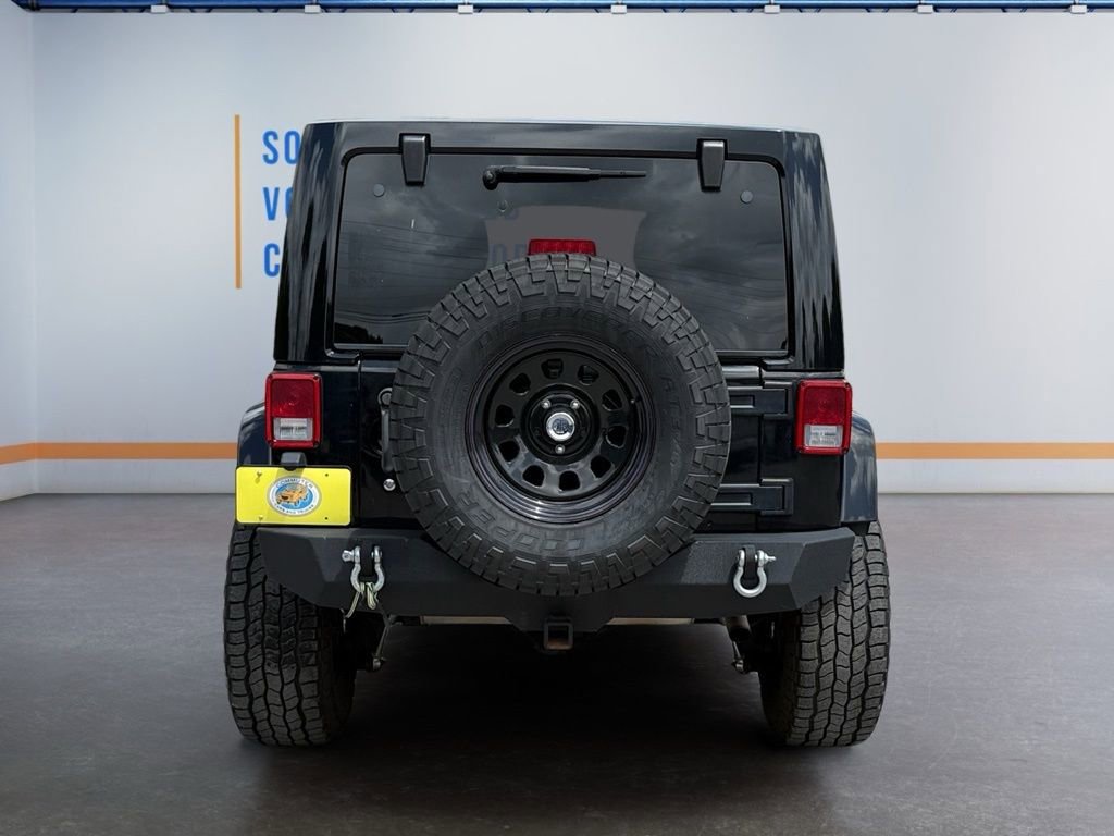 Used 2011 Jeep Wrangler Unlimited Sahara w/ Connectivity Group AWD/4WD image 5