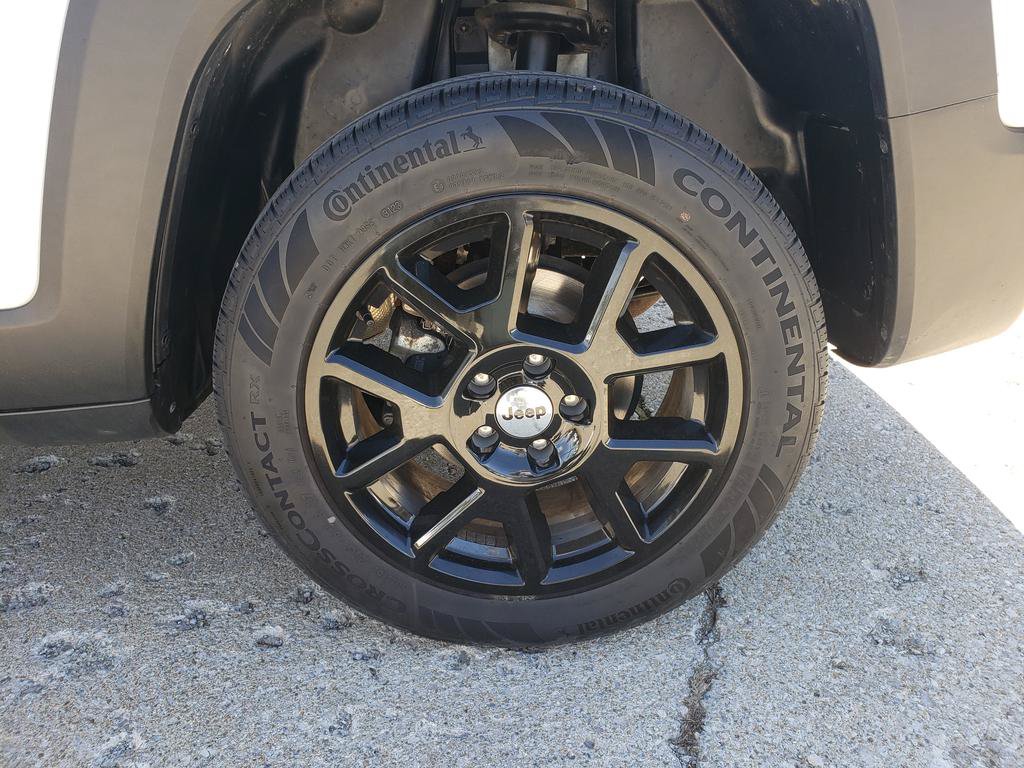 Certified 2023 Jeep Renegade Latitude AWD/4WD image 24