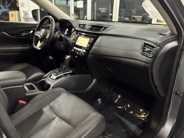 Used 2017 Nissan Rogue SL FWD image 36