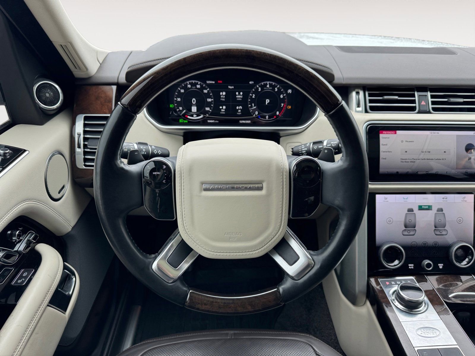 Used 2018 Land Rover Range Rover HSE image 12