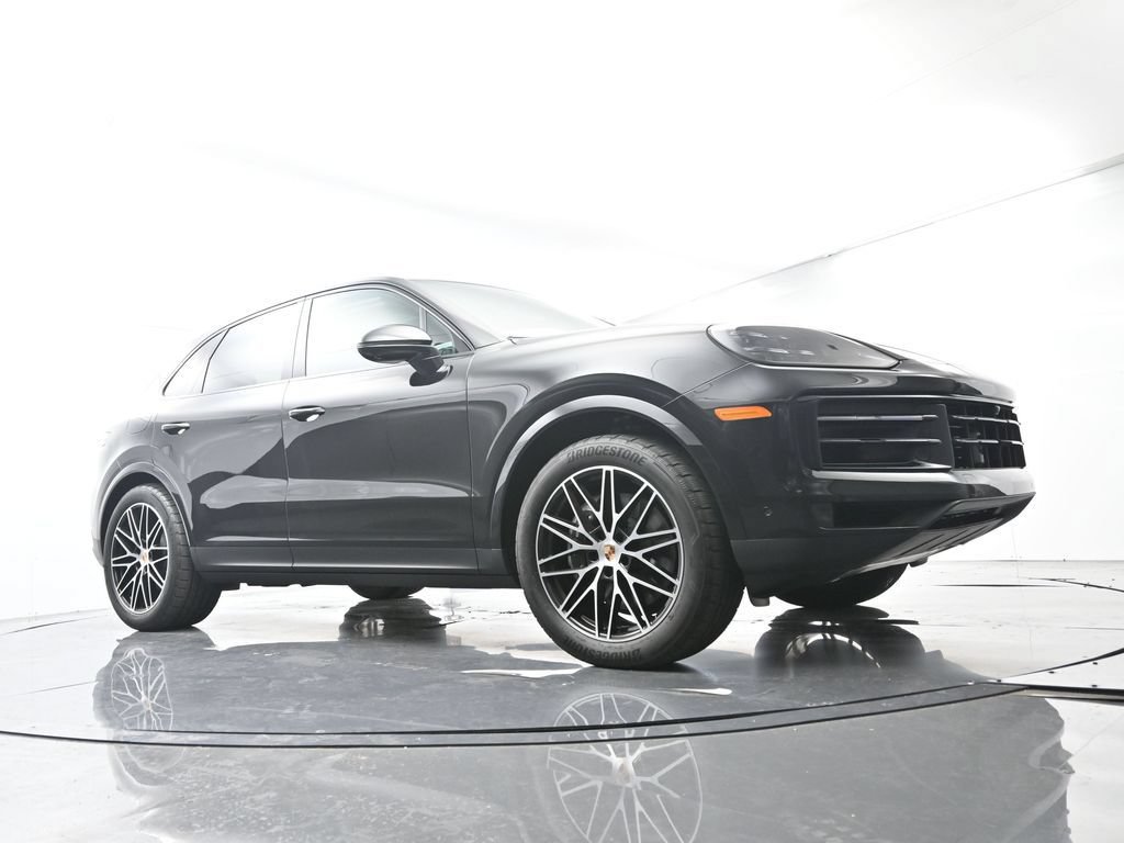 Certified 2025 Porsche Cayenne AWD/4WD image 54
