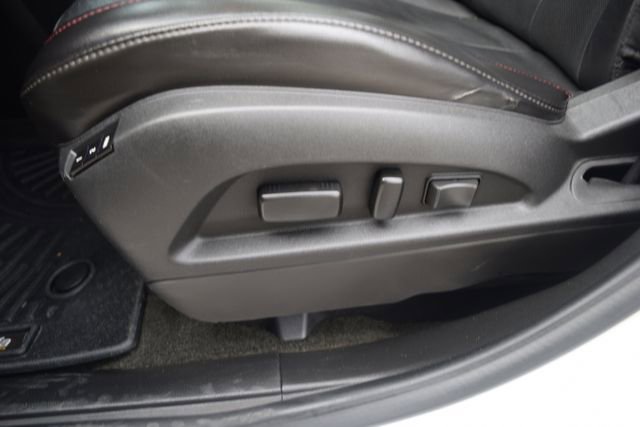 Used 2017 Chevrolet Equinox LT AWD/4WD image 18