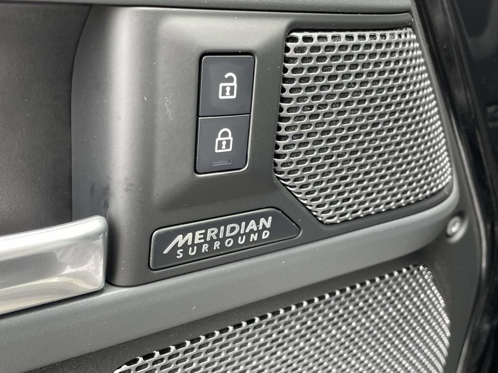 Used 2023 Land Rover Defender 110 X-Dynamic SE AWD/4WD image 34