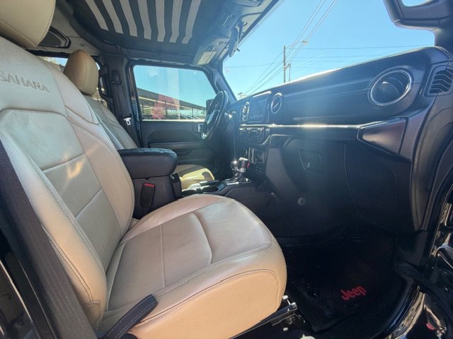 Used 2018 Jeep Wrangler Unlimited Sahara w/ LED Lighting Group image 15