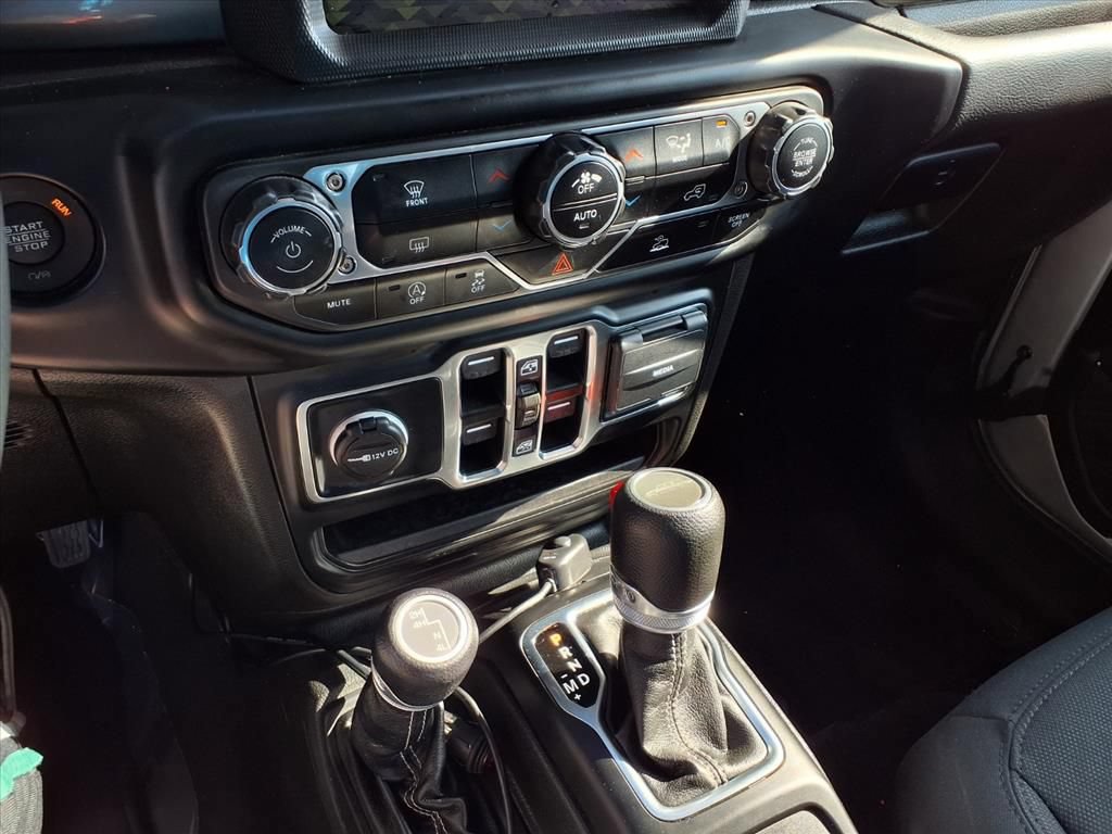Used 2023 Jeep Gladiator Overland AWD/4WD image 22