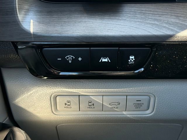 Used 2024 Kia Carnival EX FWD image 22