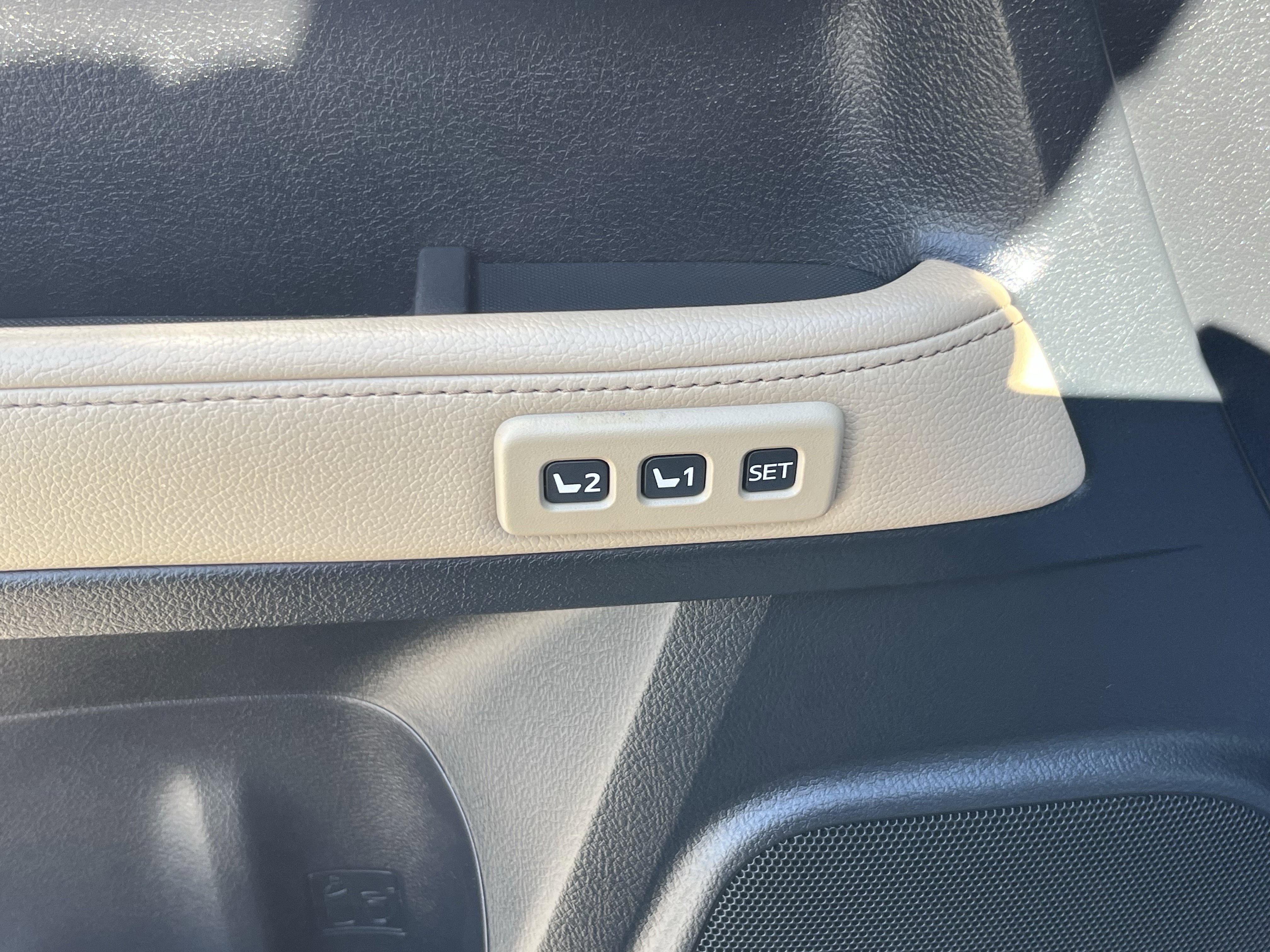 Used 2016 Toyota 4Runner Limited image 14