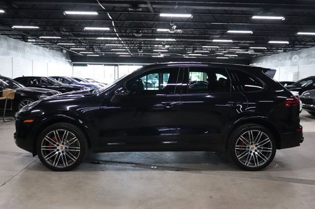 Used 2017 Porsche Cayenne Turbo AWD/4WD image 2